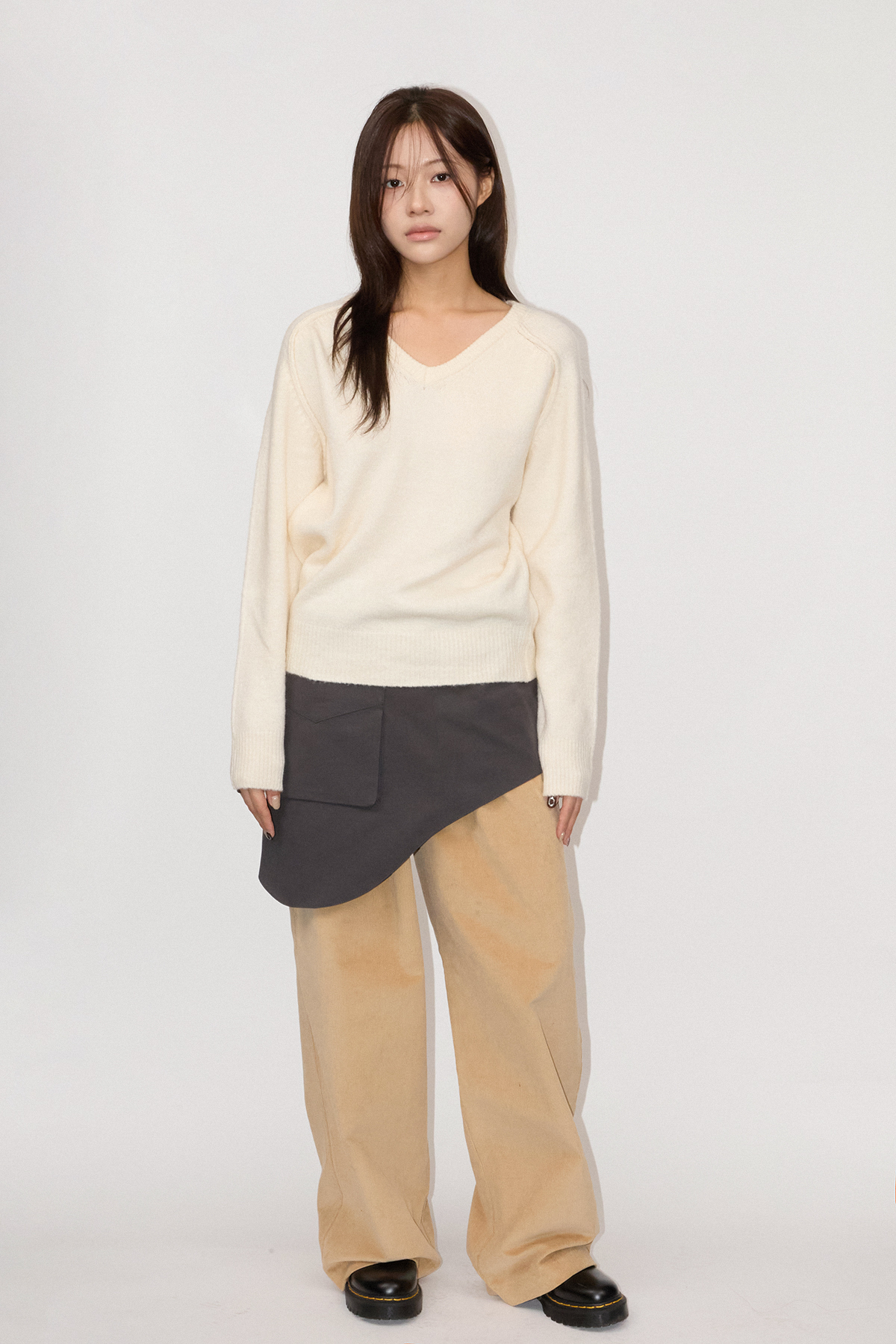 YOKE V-NECK KNIT