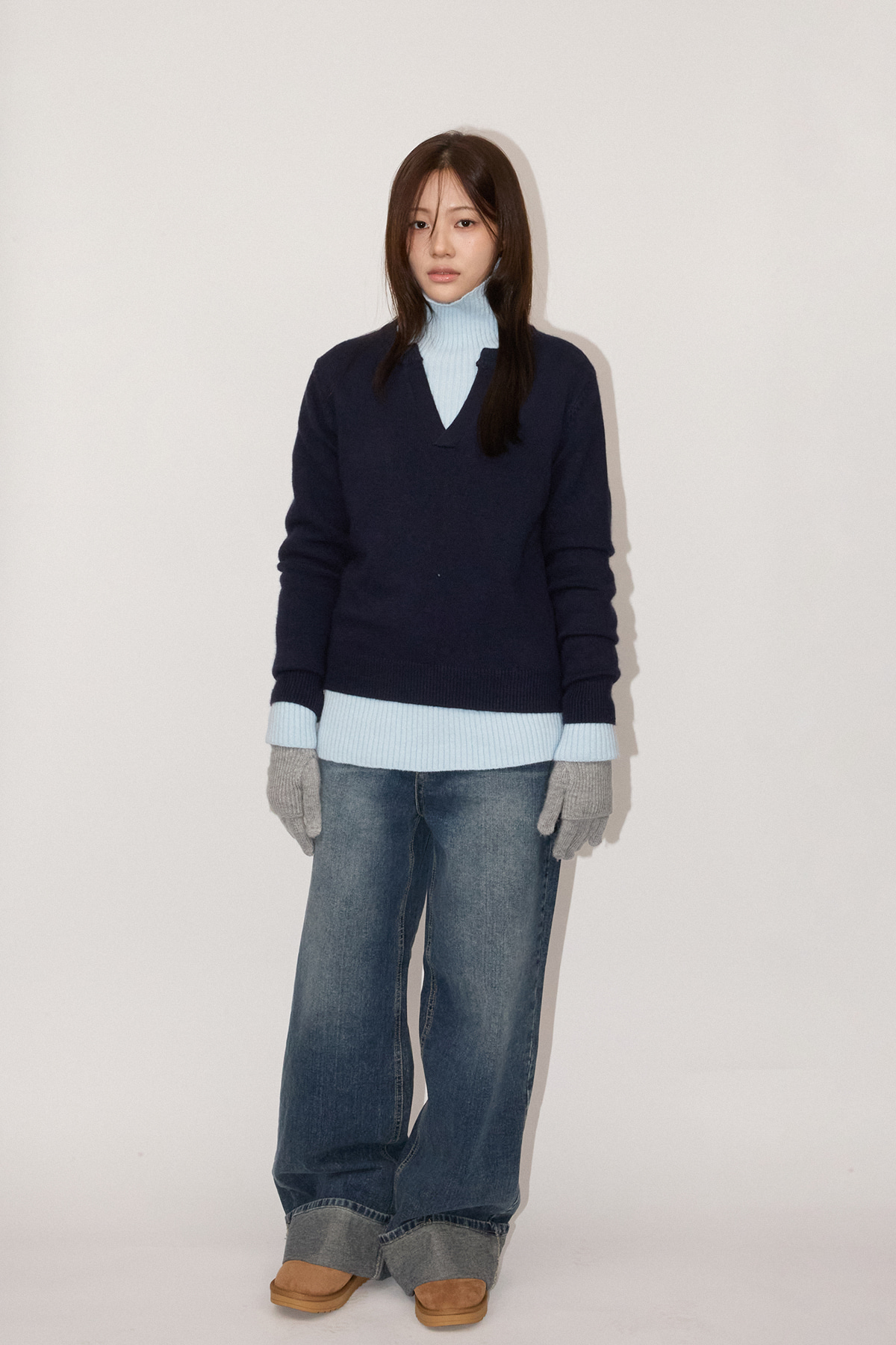 V-NECK KNIT TOP