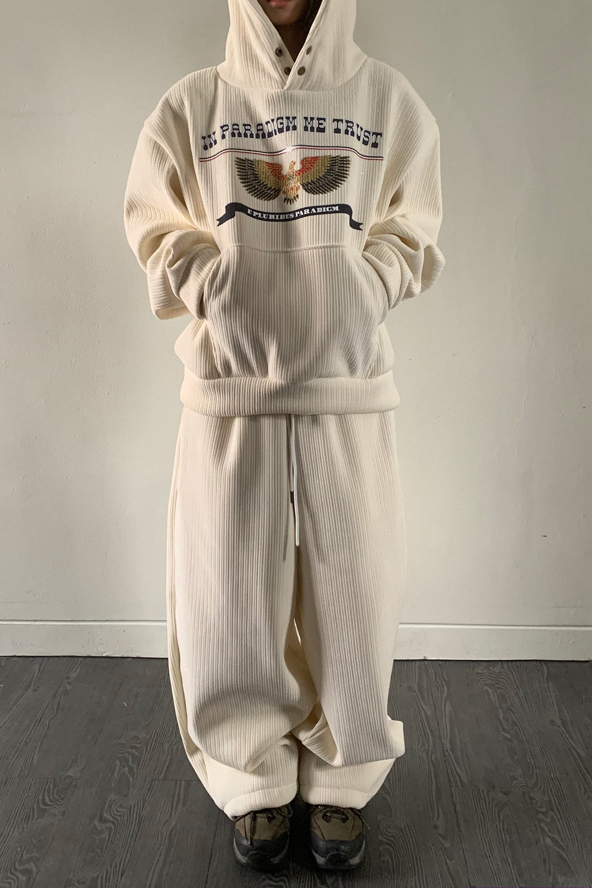CORDUROY VELVET CROP HOODIE