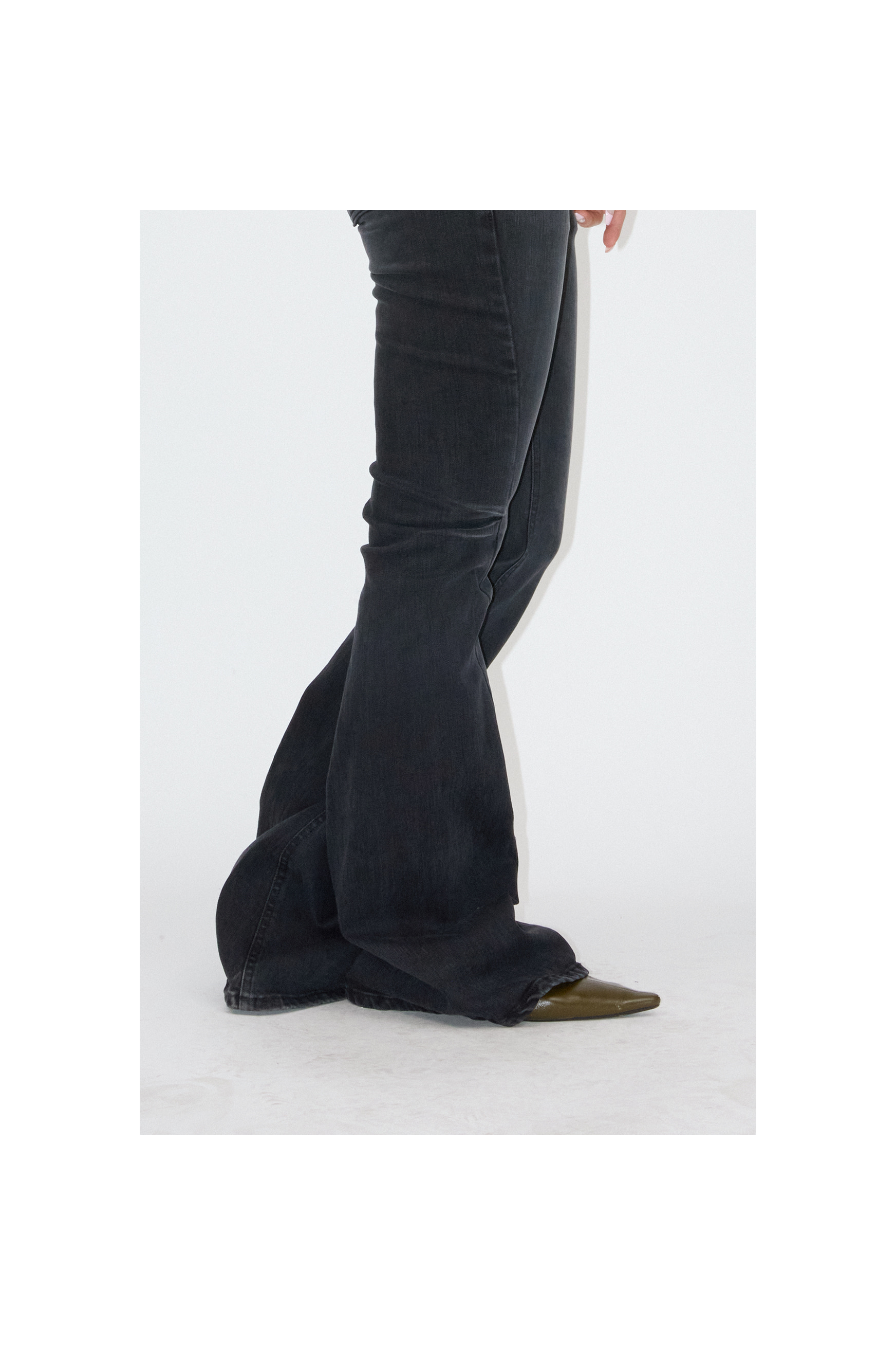 BLACK WRINKLE LOW BOOTCUT