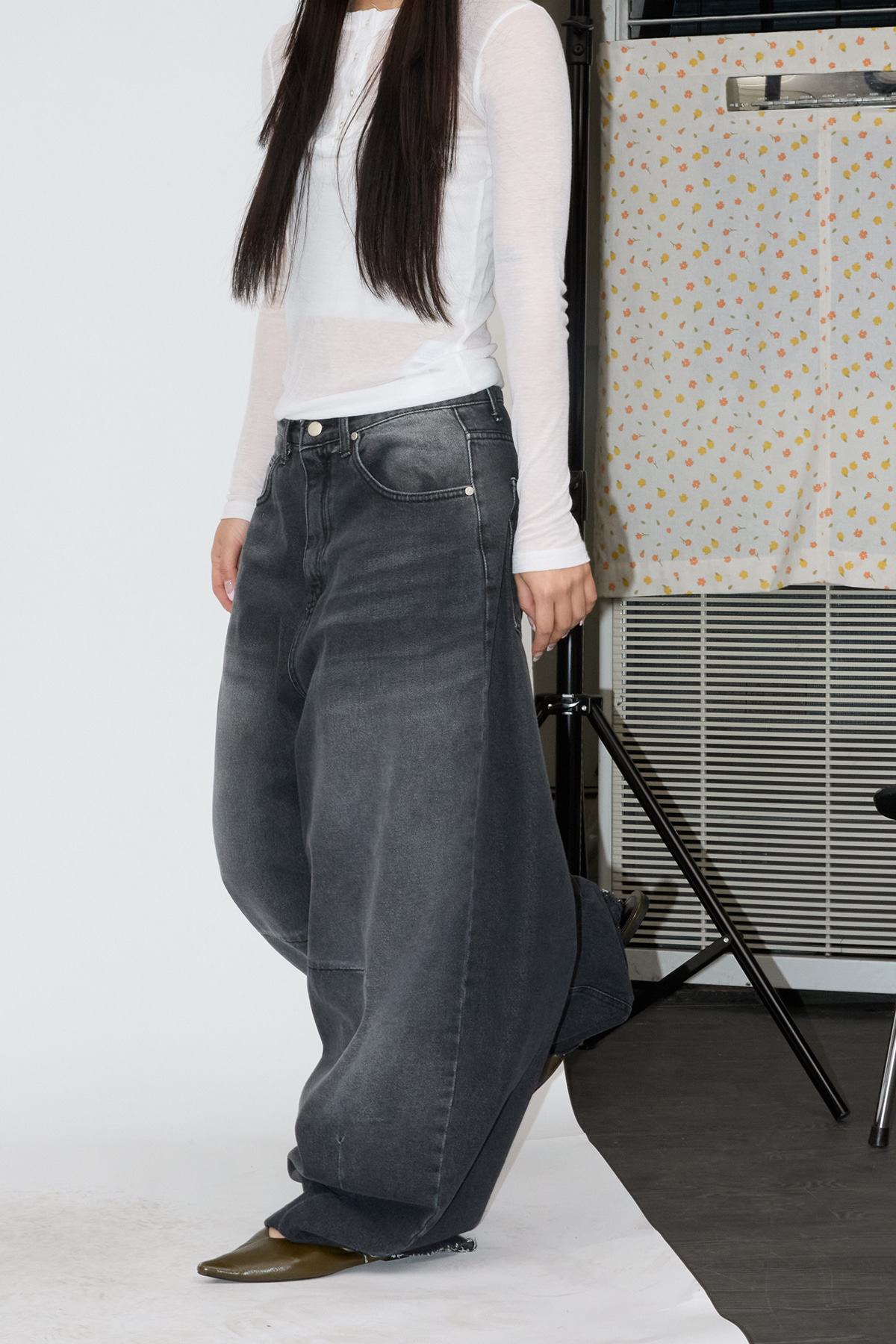 BIG DART WIDE JEANS