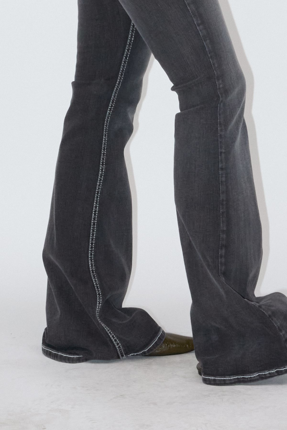 BOLD GREY BOOTCUT JEANS