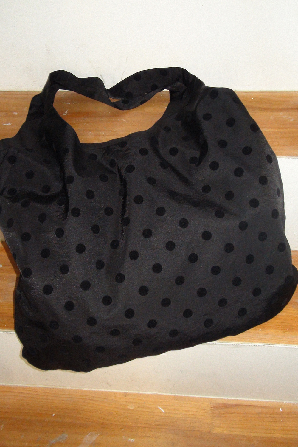 DOT SHOULDER BAG