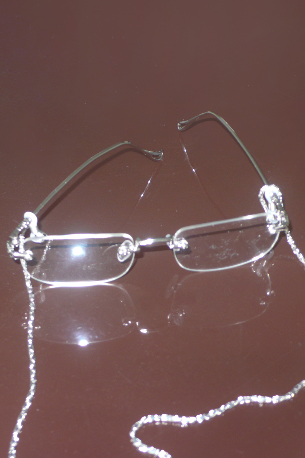 RIMLESS GLASSES