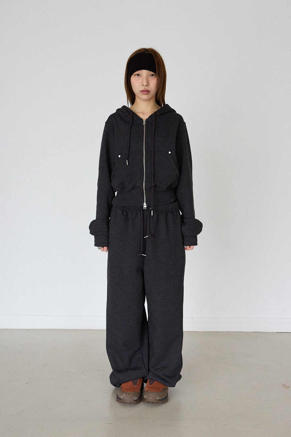 BACK POCKET RIVET PANTS
