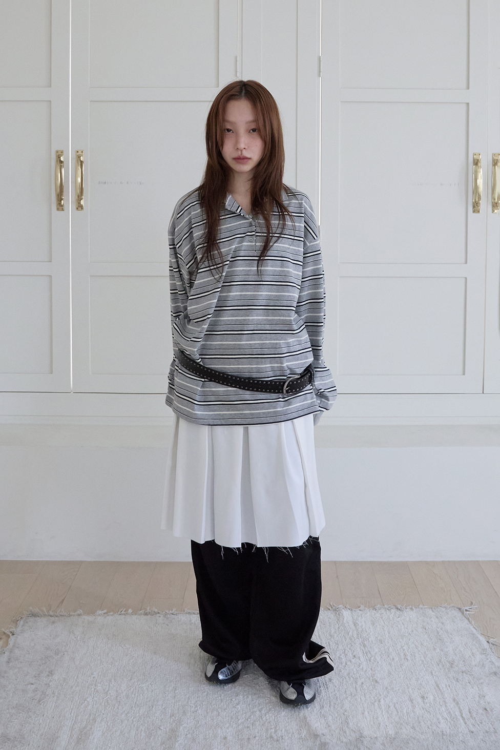 BUTTON PLEATED SKIRT