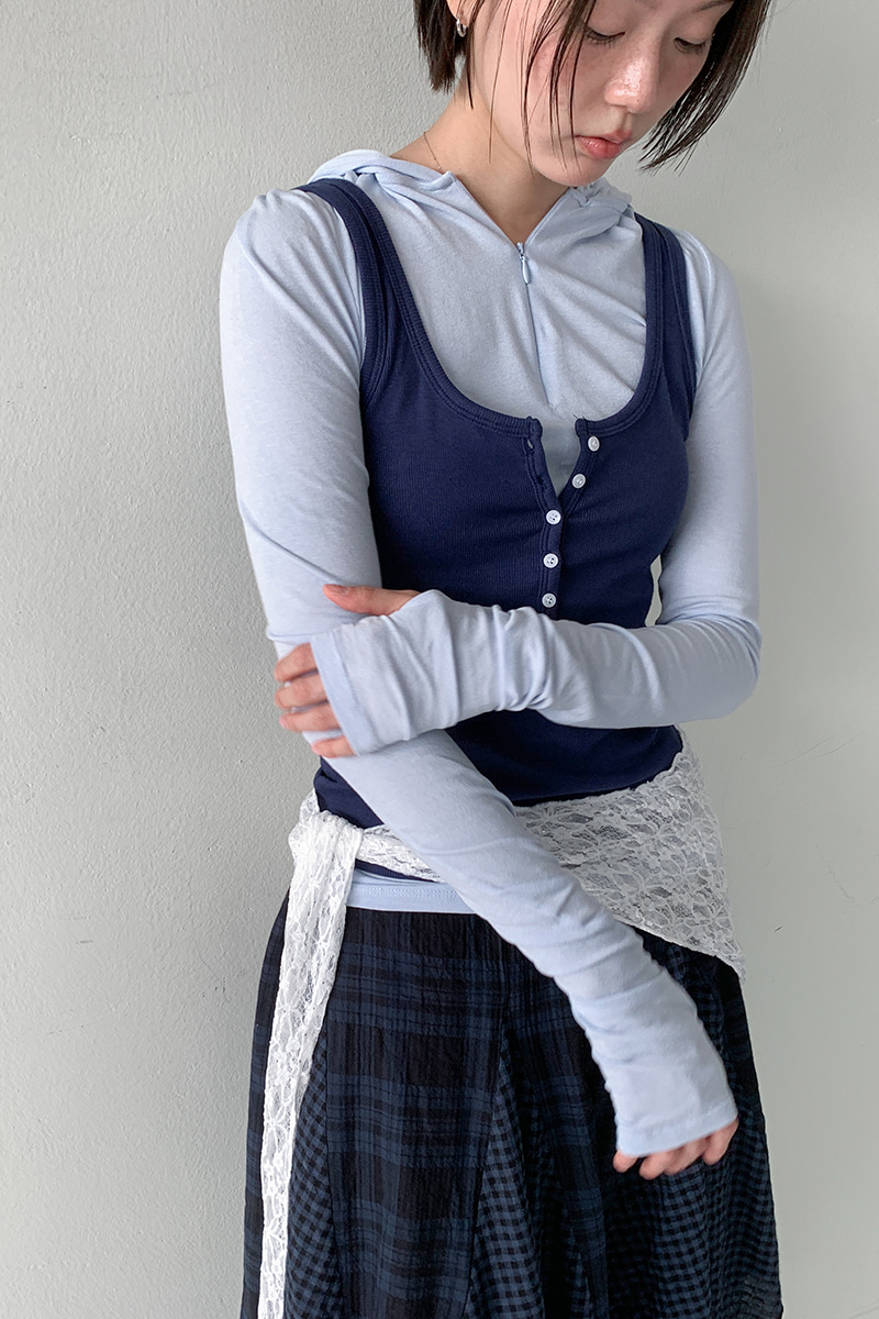 MILS RIBBED BUTTON SLEEVELESS