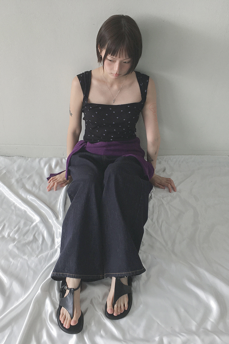 DOT SQUARE SLEEVELESS