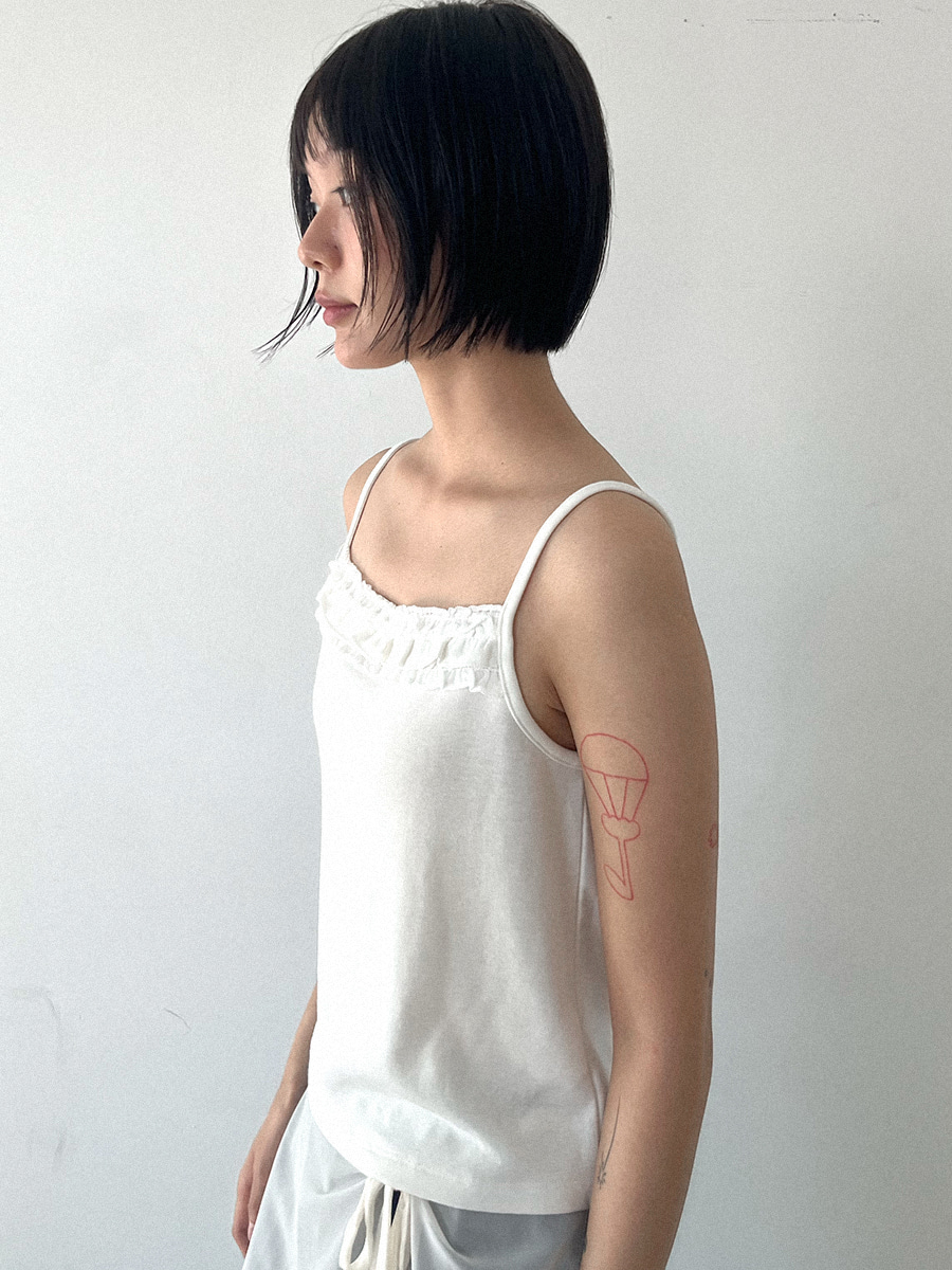 FLUFFY FRILL SLEEVELESS