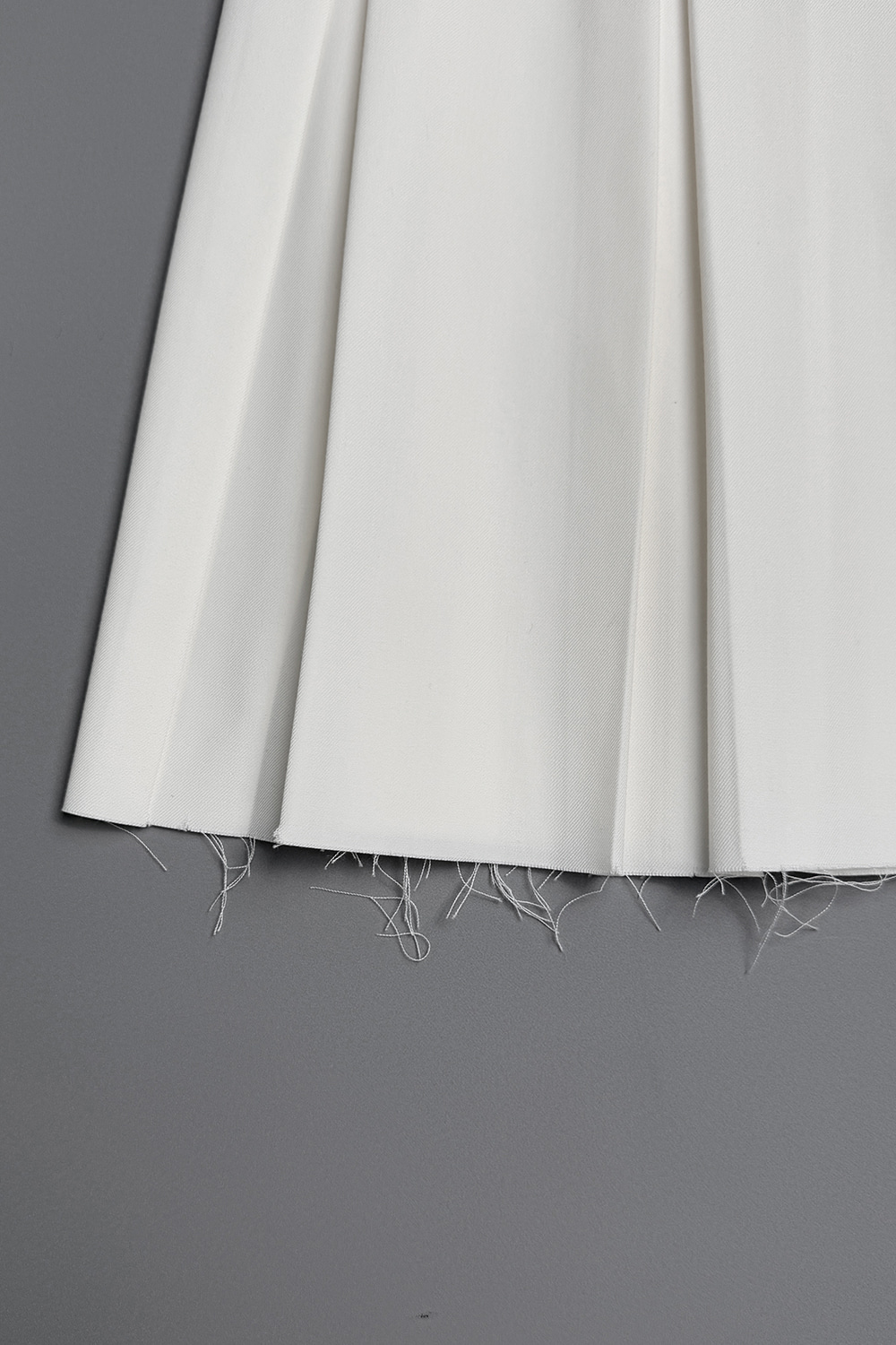 BUTTON PLEATED SKIRT 상세 이미지 20