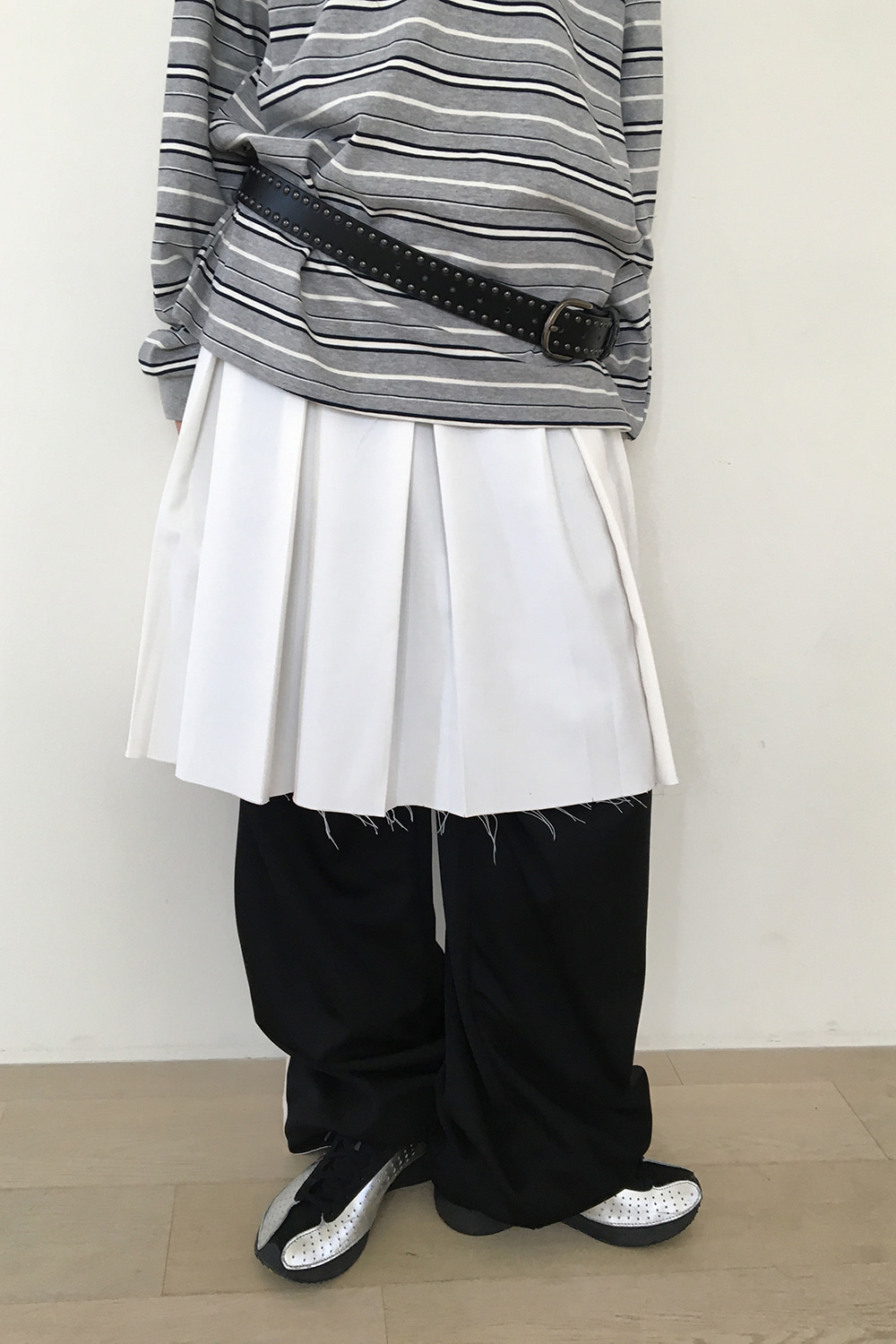 BUTTON PLEATED SKIRT 상세 이미지 12