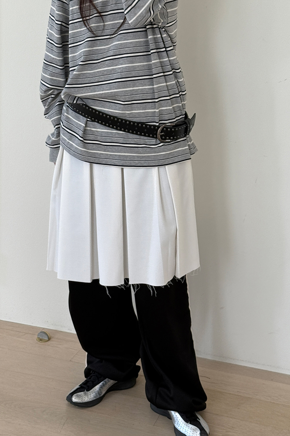 BUTTON PLEATED SKIRT 상세 이미지 17