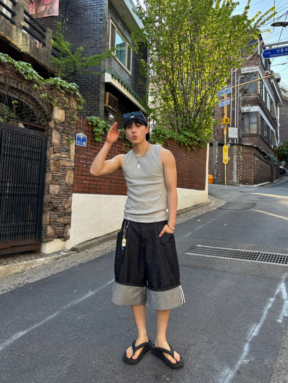 민소매 모델 착용 이미지-S1L53