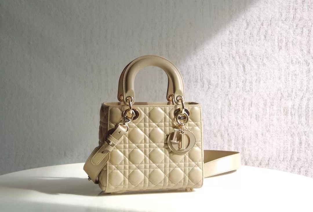 copy-1729739124-closet7202nd_EC82ACECA784_20240312_17.jpg