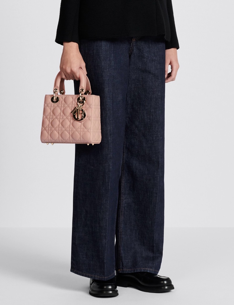 copy-1729739124-closet7202nd_EC82ACECA784_20240312_2.jpg