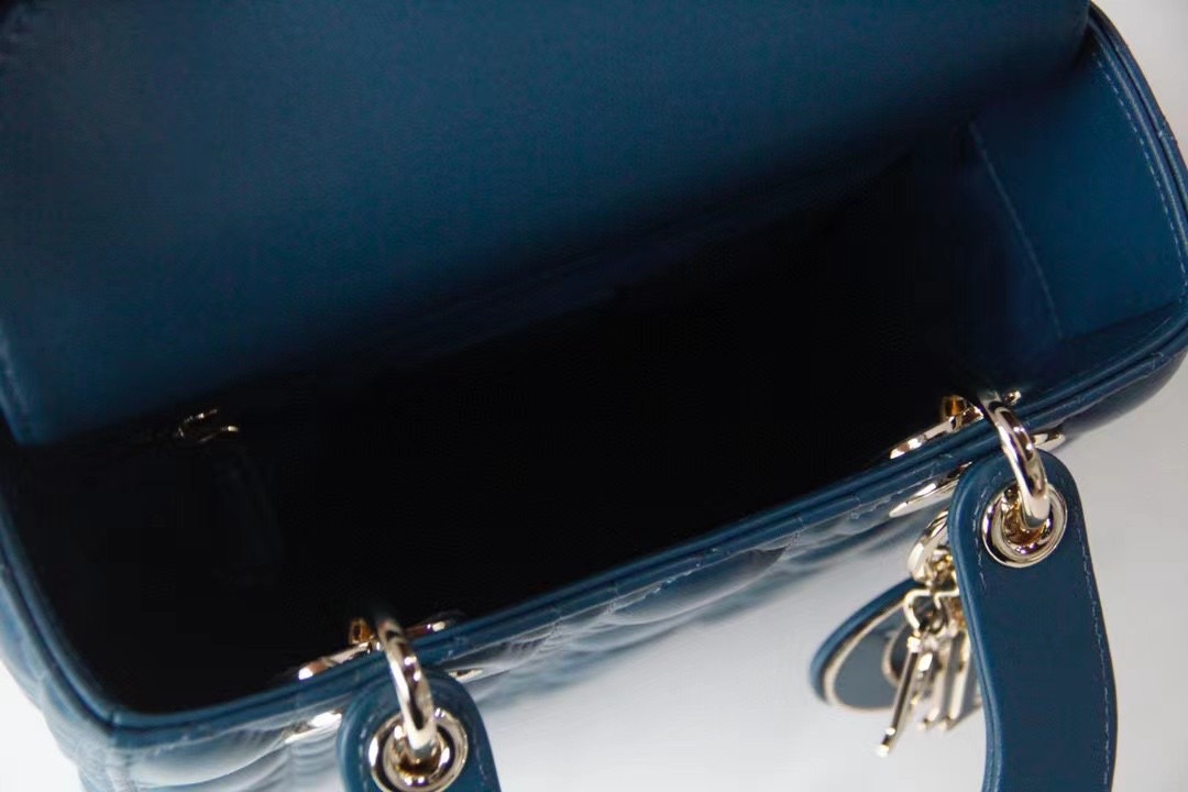 copy-1729739124-closet7202nd_EC82ACECA784_20240312_29.jpg