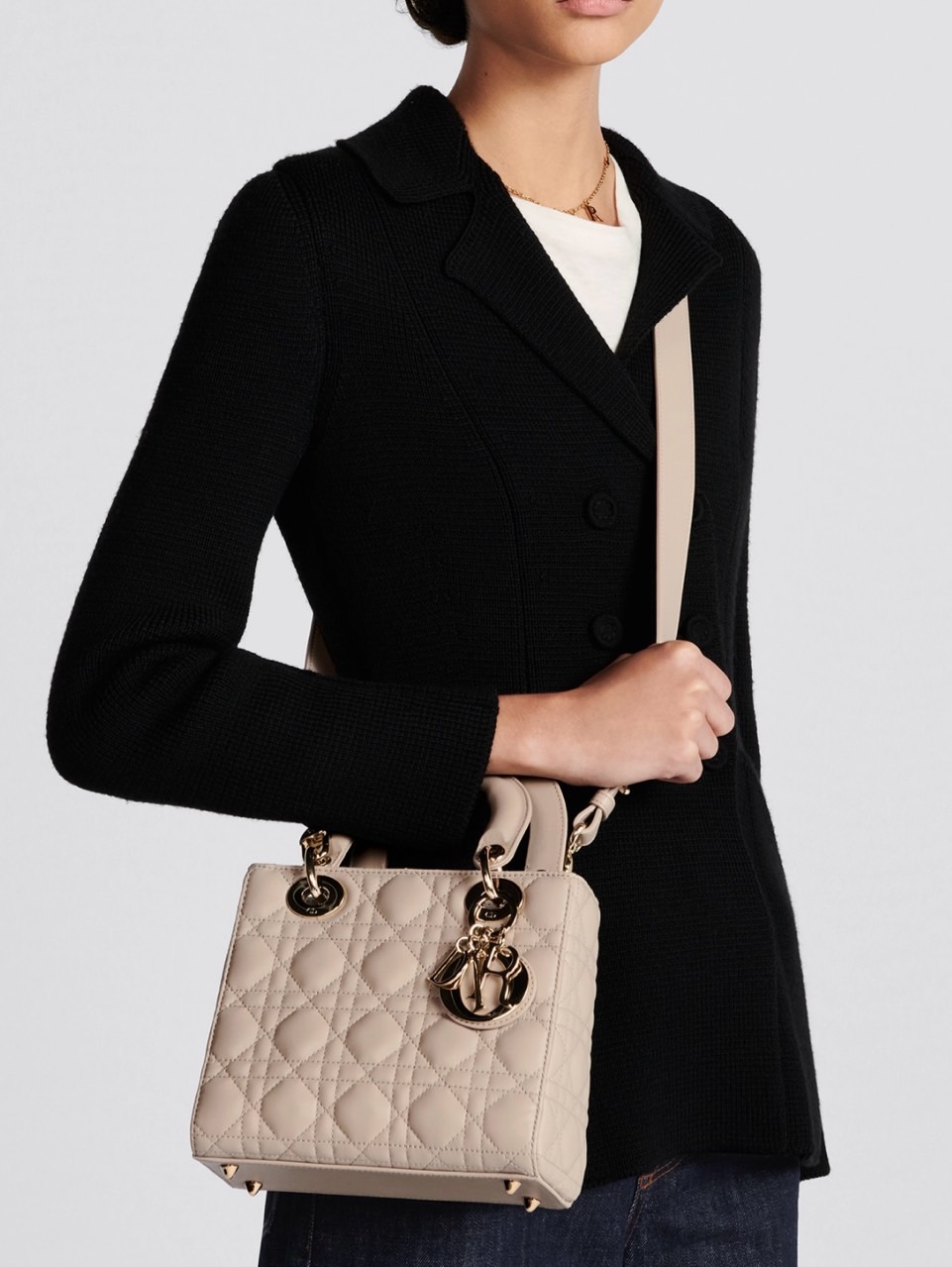 copy-1729739125-closet7202nd_EC82ACECA784_20240312_1.jpg
