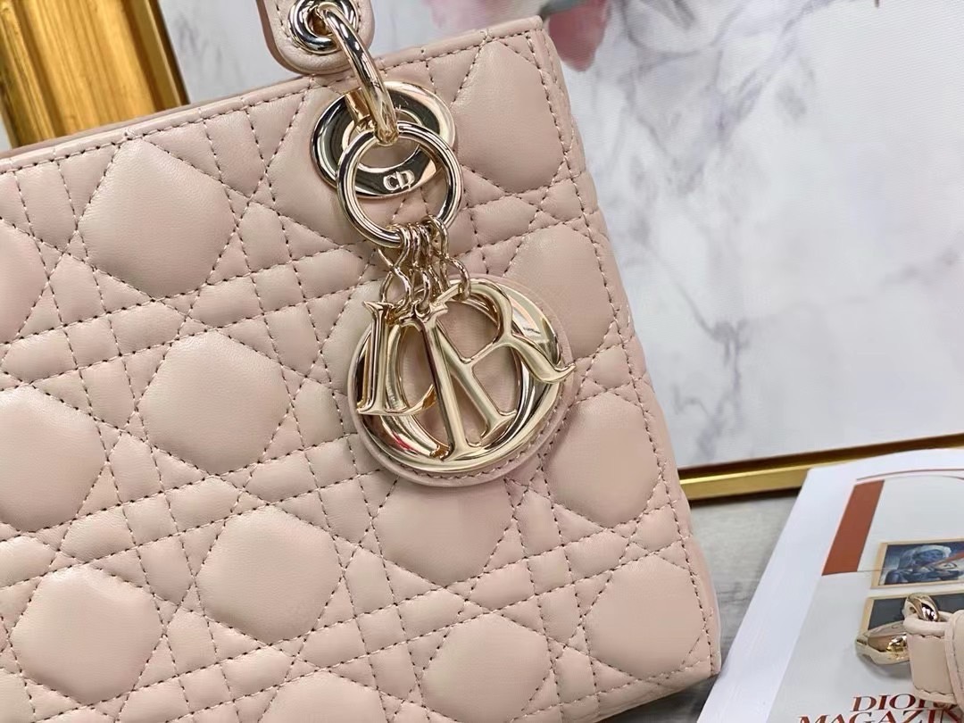 copy-1729739125-closet7202nd_EC82ACECA784_20240312_13.jpg