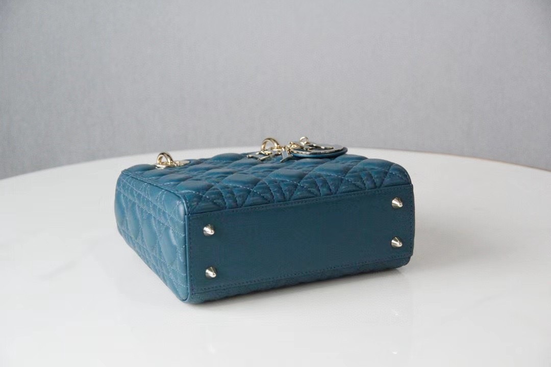 copy-1729739125-closet7202nd_EC82ACECA784_20240312_28.jpg