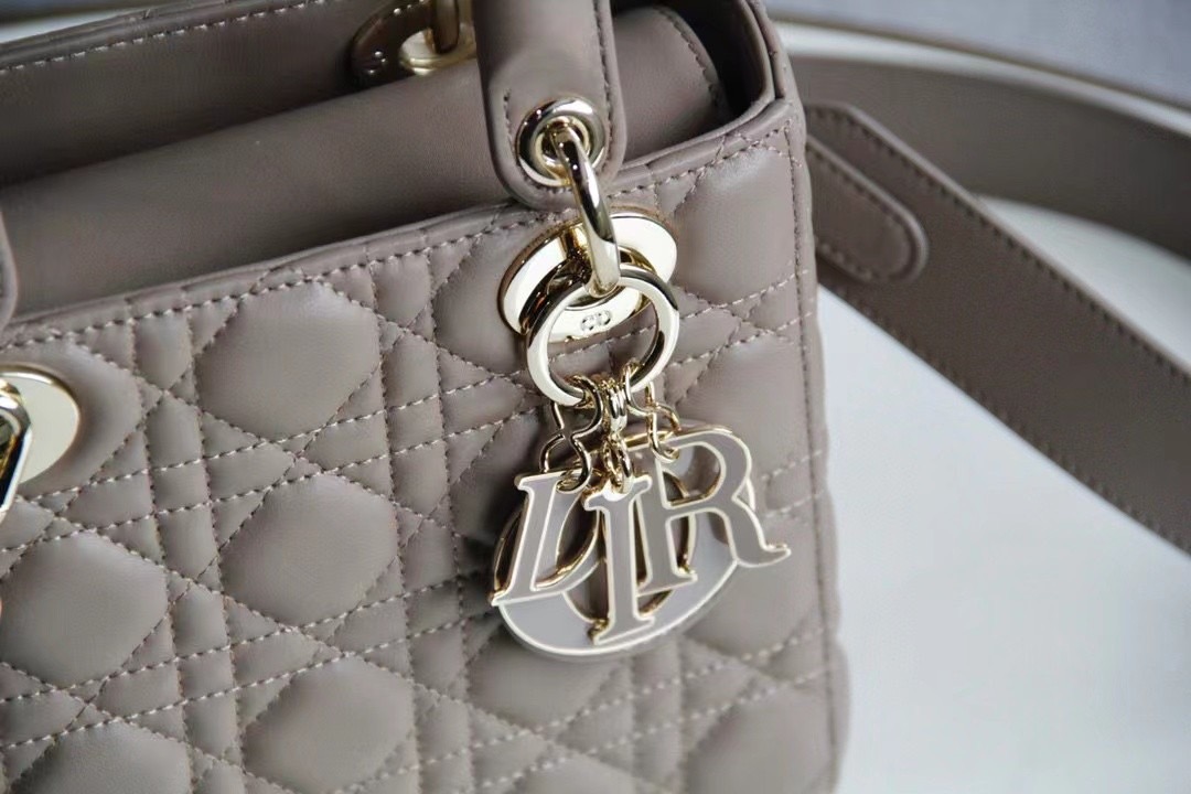 copy-1729739125-closet7202nd_EC82ACECA784_20240312_31.jpg