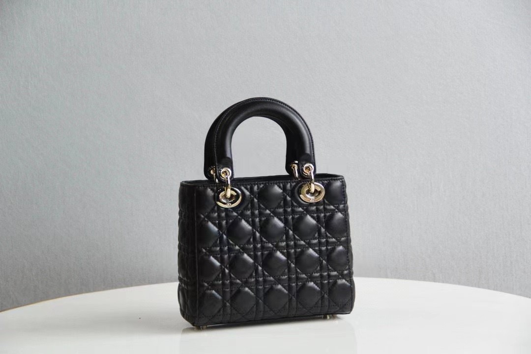 copy-1729739125-closet7202nd_EC82ACECA784_20240312_37.jpg