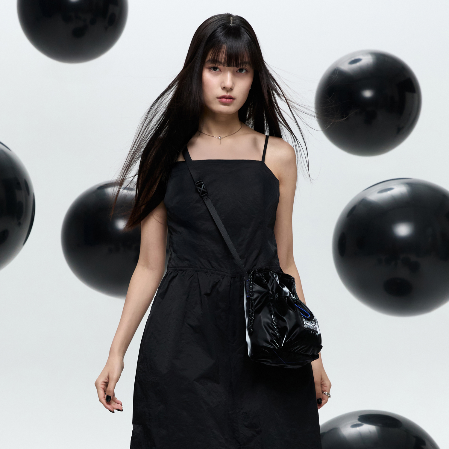 【SWEETCH】★韓国人気★STRING MINI CROSS 001 Glossy Black★ 예약배송 - 7/28] STRING MINI CROSS 001 Glossy Black - sweetch