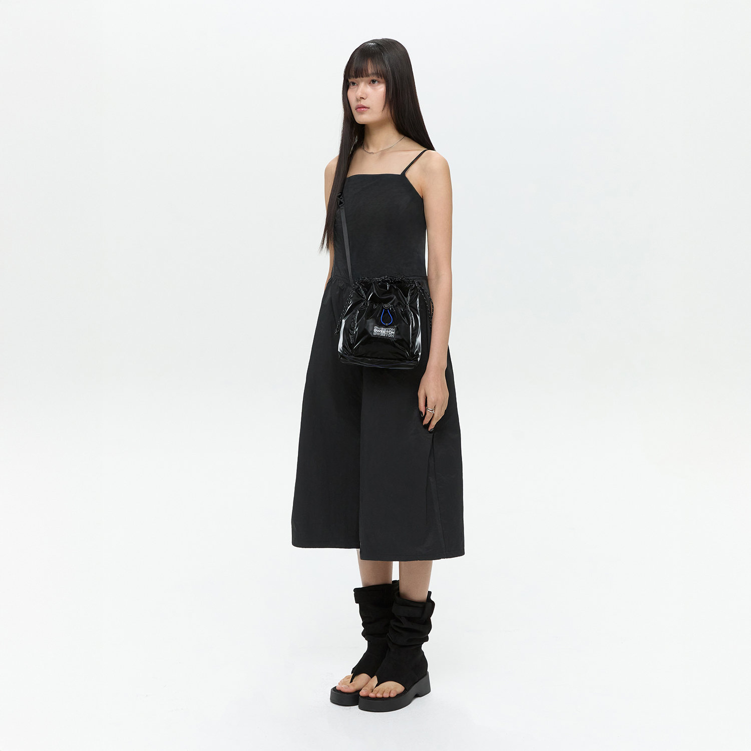 【SWEETCH】★韓国人気★STRING MINI CROSS 001 Glossy Black★ 예약배송 - 7/28] STRING MINI CROSS 001 Glossy Black - sweetch