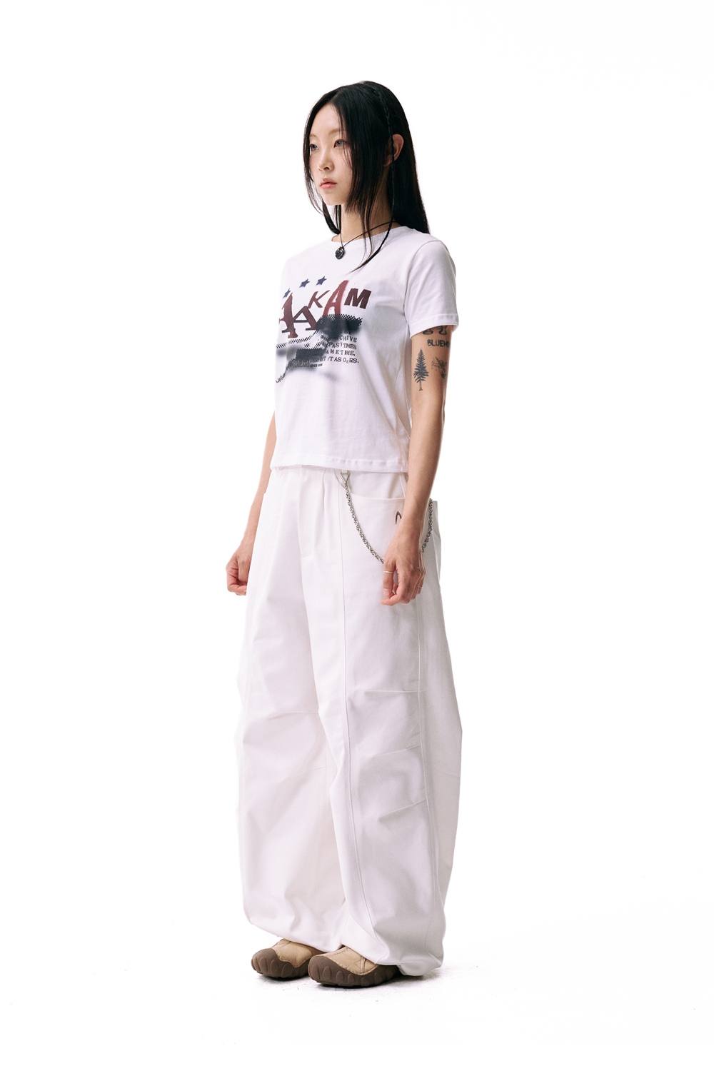 Knee Pin-tuck Printed Denim Pants (White) - AAKAM