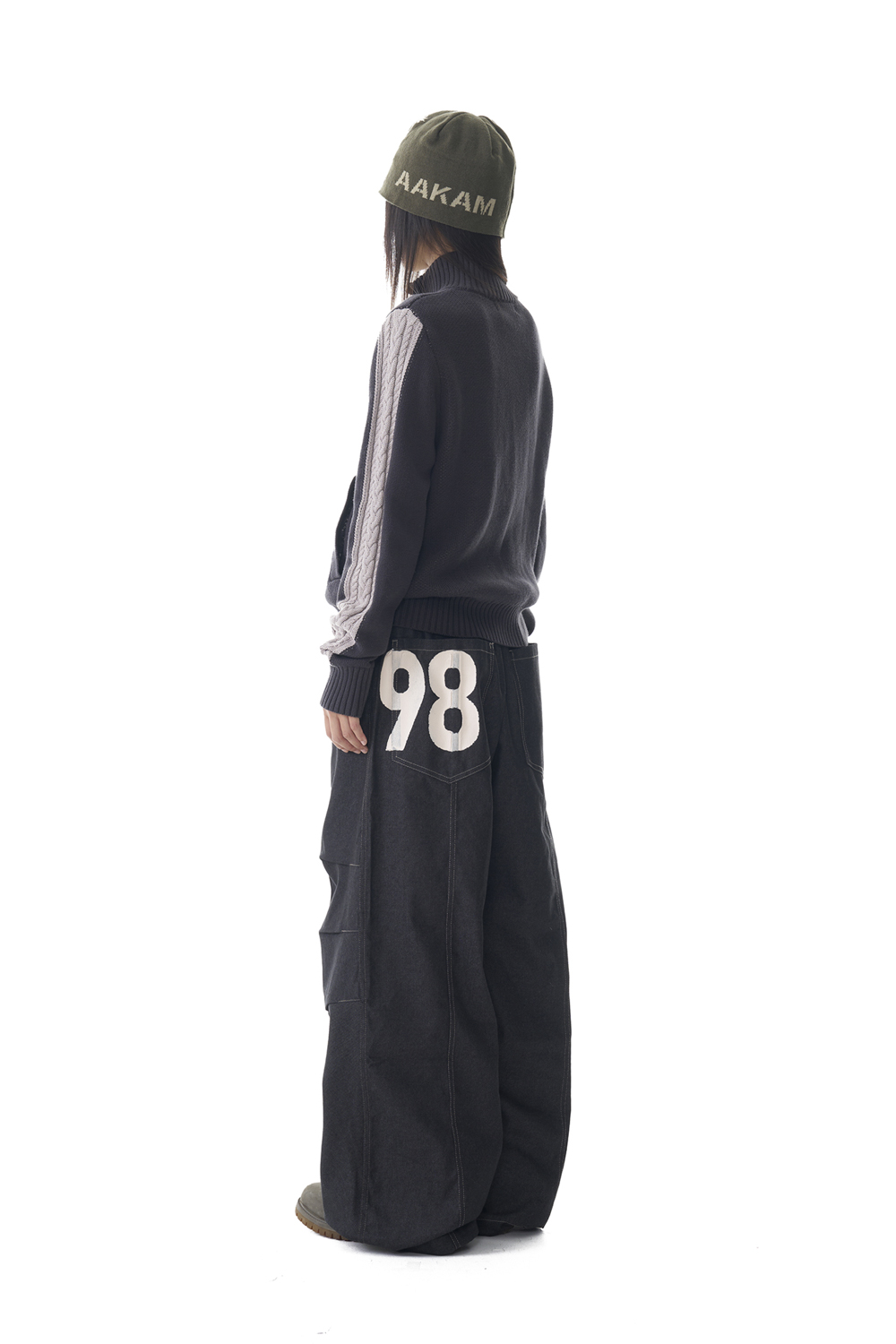 08.18 예약 배송] 98 Printed Knee Pin-tuck Denim Pants (Black) - AAKAM