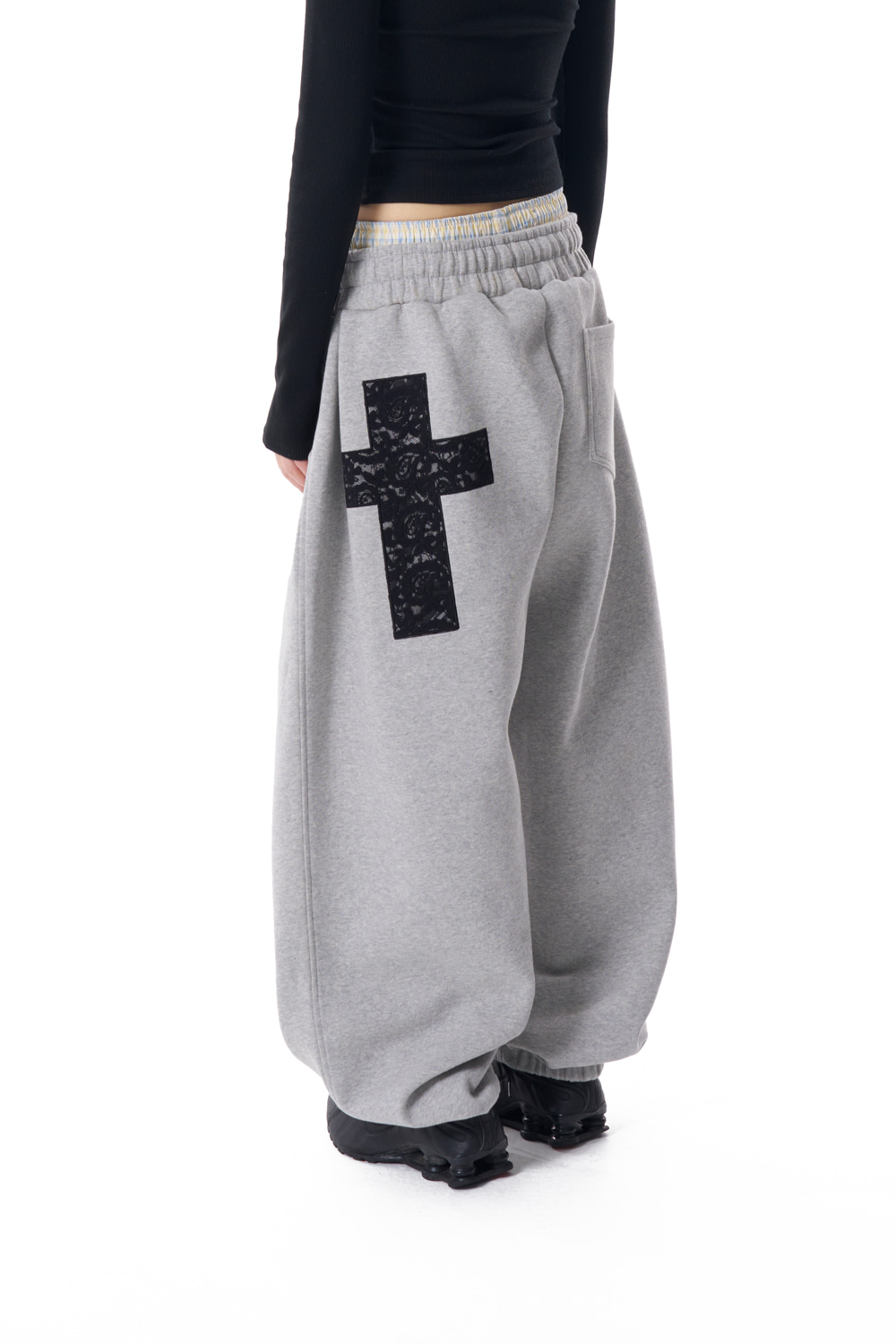 10.10 예약 배송] Laced CROS2 Patch Sweatpants (Gray) - AAKAM