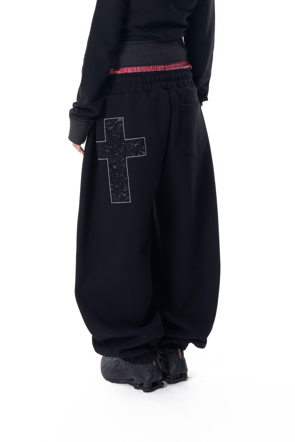 Laced CROS2 Patch Sweatpants (Black) - AAKAM