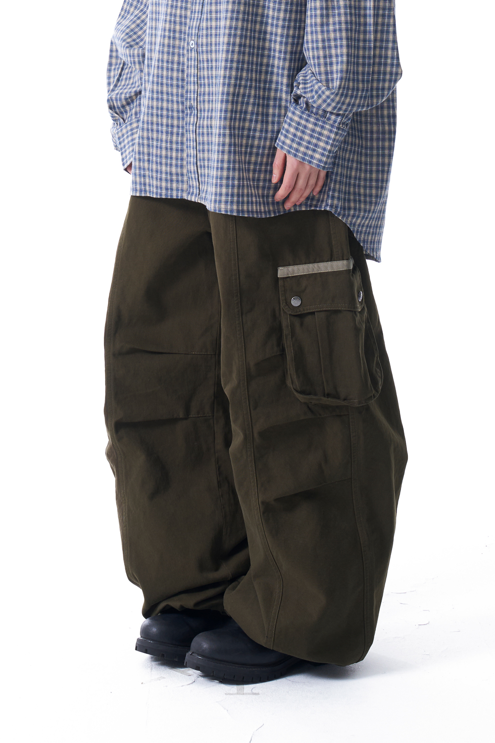 Knee Pin-tuck Contrast Cargo Pants (Khaki) - AAKAM