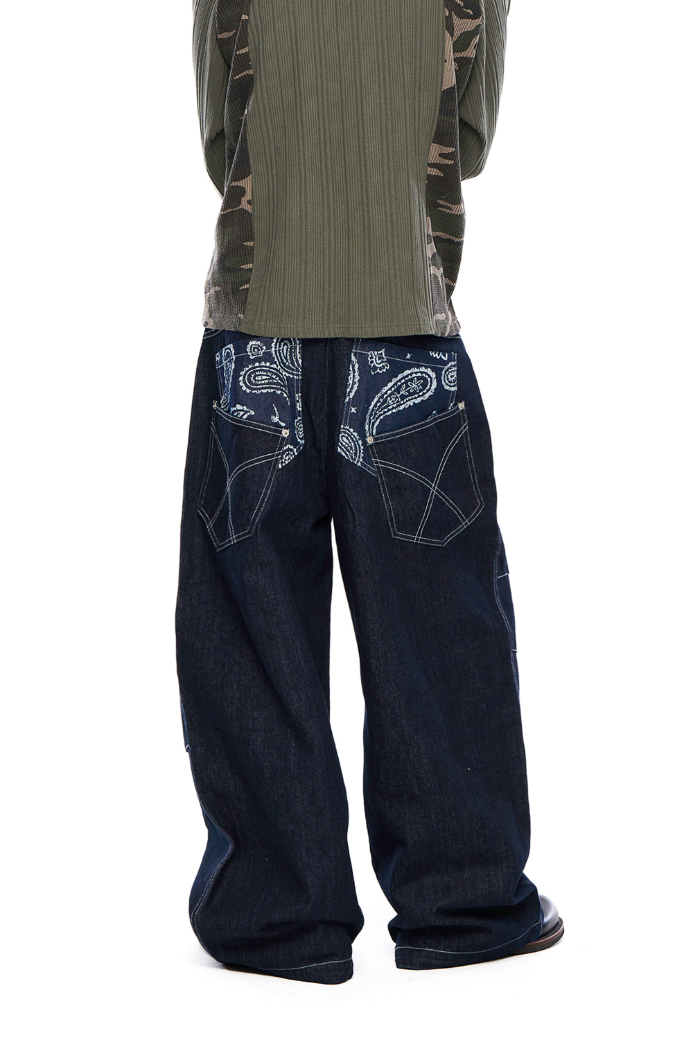Knee Pin-Tuck Paisley Denim Pants (Blue) - AAKAM