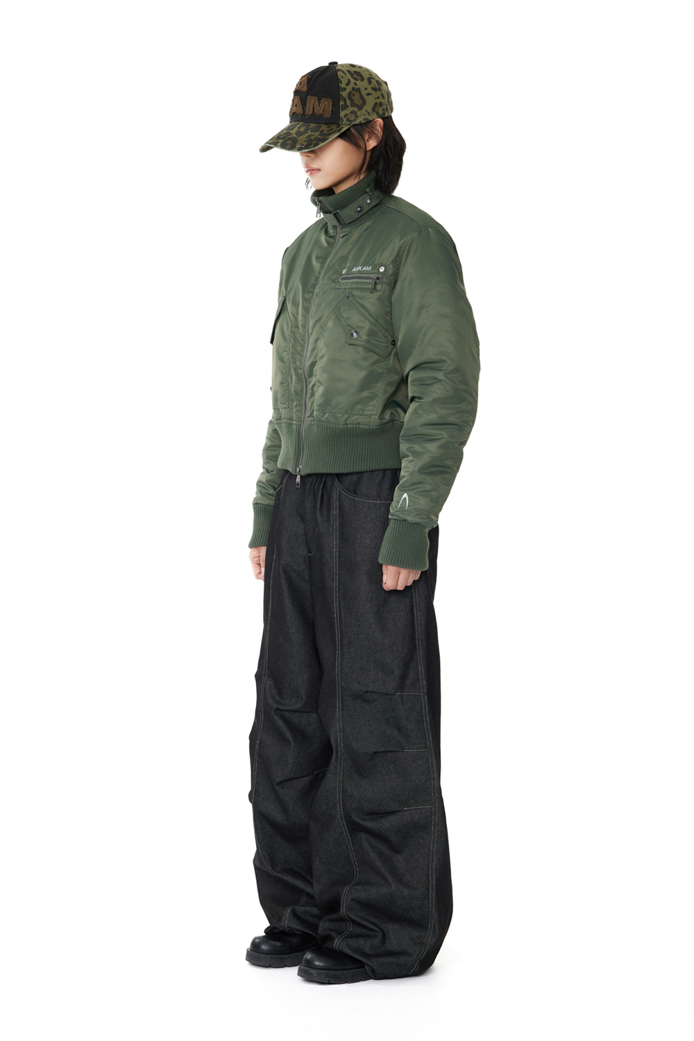Knee Pin-tuck Printed Denim Pants (Black) - AAKAM