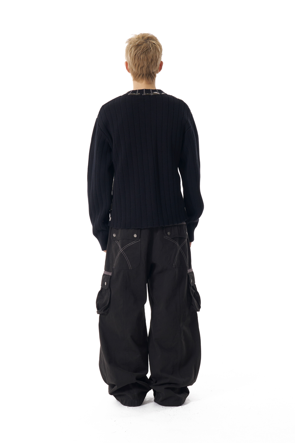 Knee Pin-tuck Contrast Cargo Pants (Black) - AAKAM