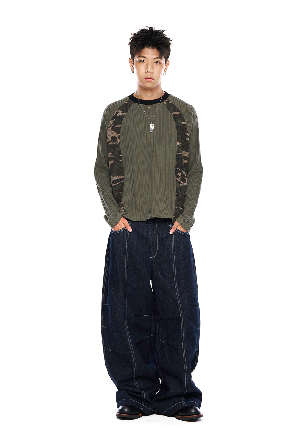Knee Pin-Tuck Paisley Denim Pants (Blue) - AAKAM