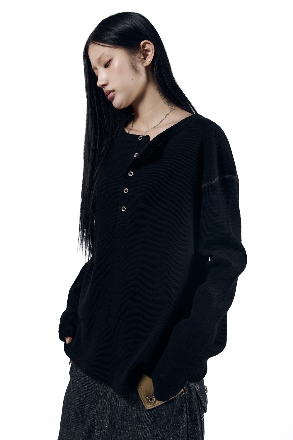 Henry Neck Waffle Long Sleeve (Black) - AAKAM