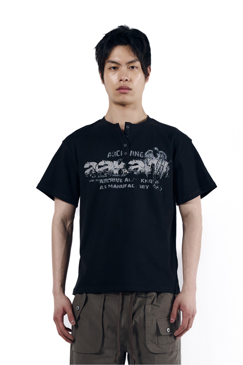 Crack Henry Neck Half Top (Black) - AAKAM