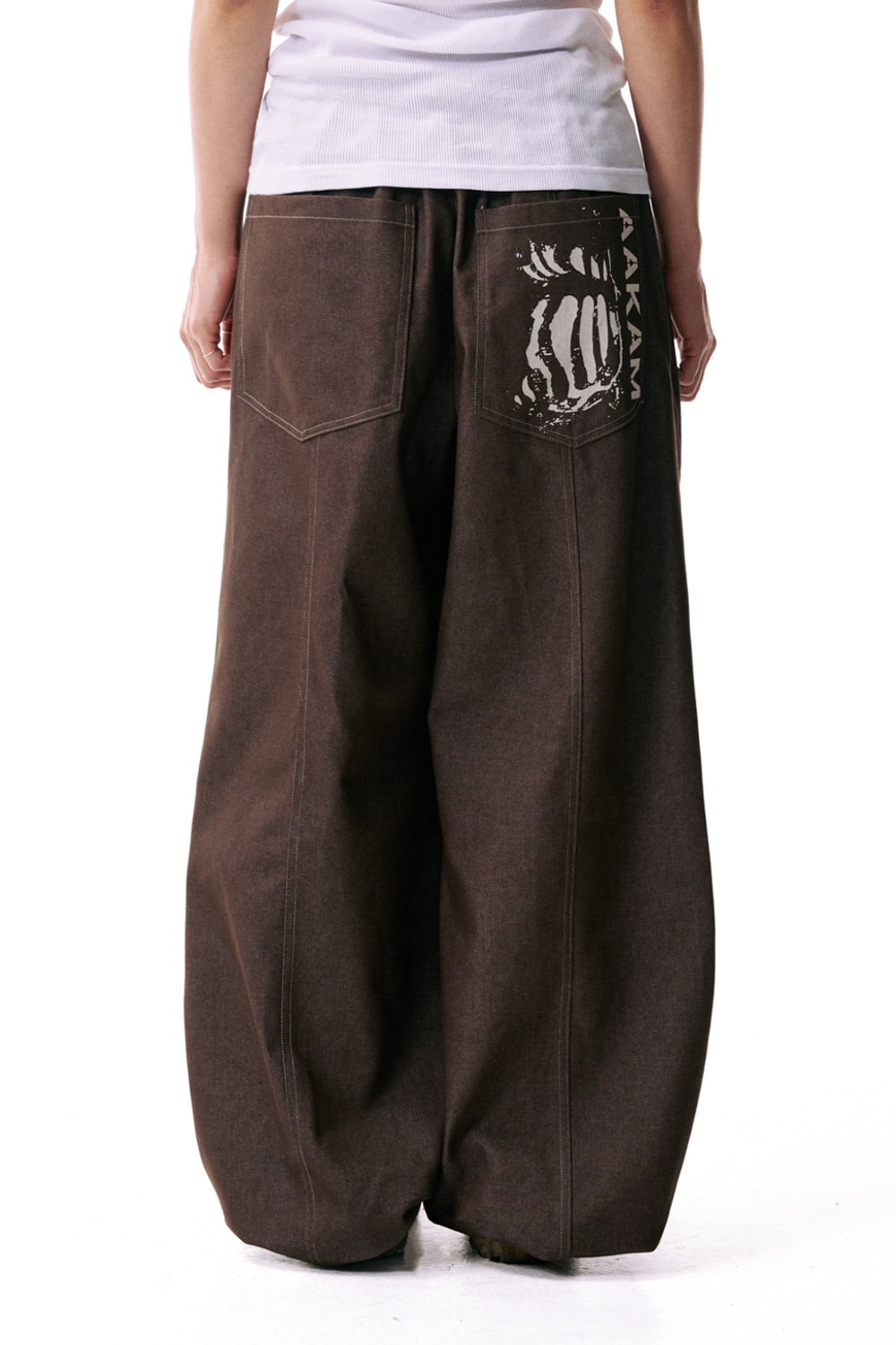 Knee Pin-tuck Printed Denim Pants (Brown) | AAKAM