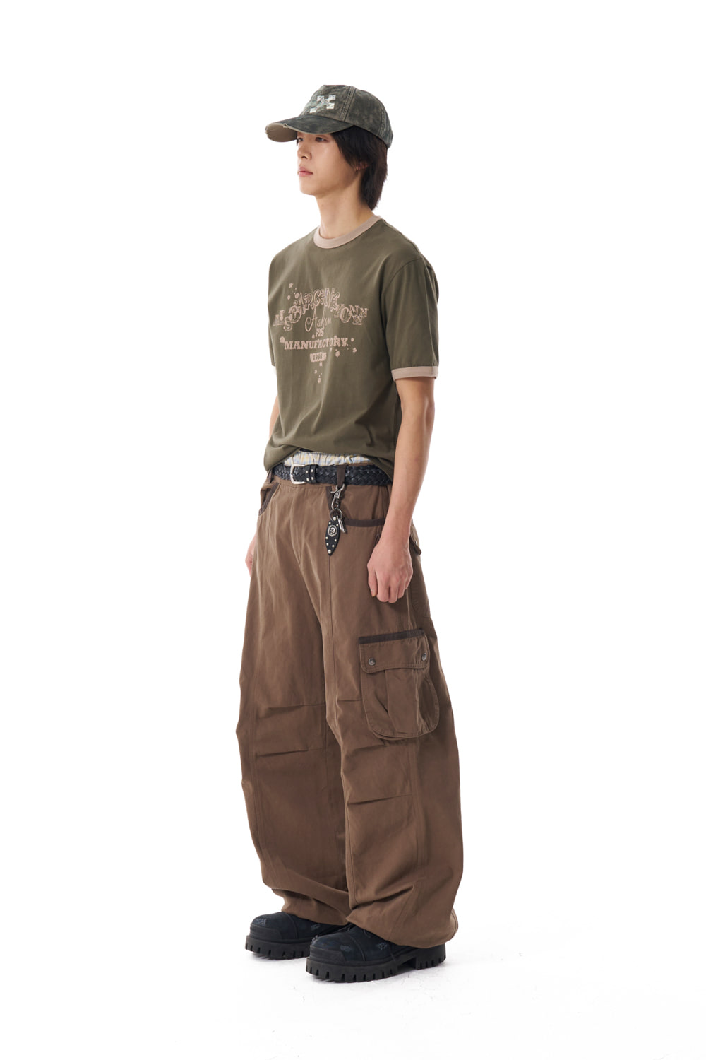 Knee Pin-tuck Contrast Cargo Pants (Brown) | AAKAM