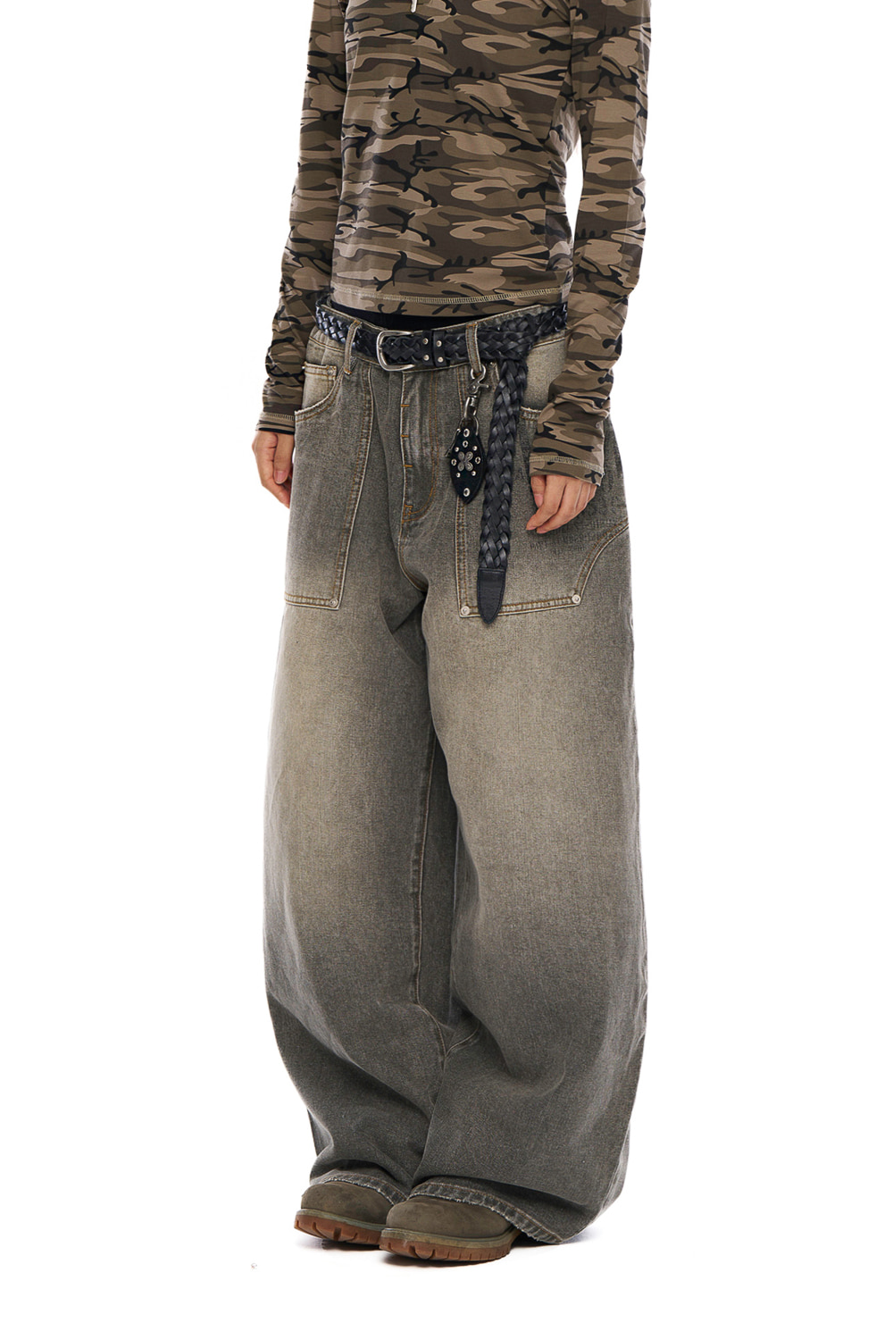 Out Pocket Printed Denim Pants (Gray) - AAKAM