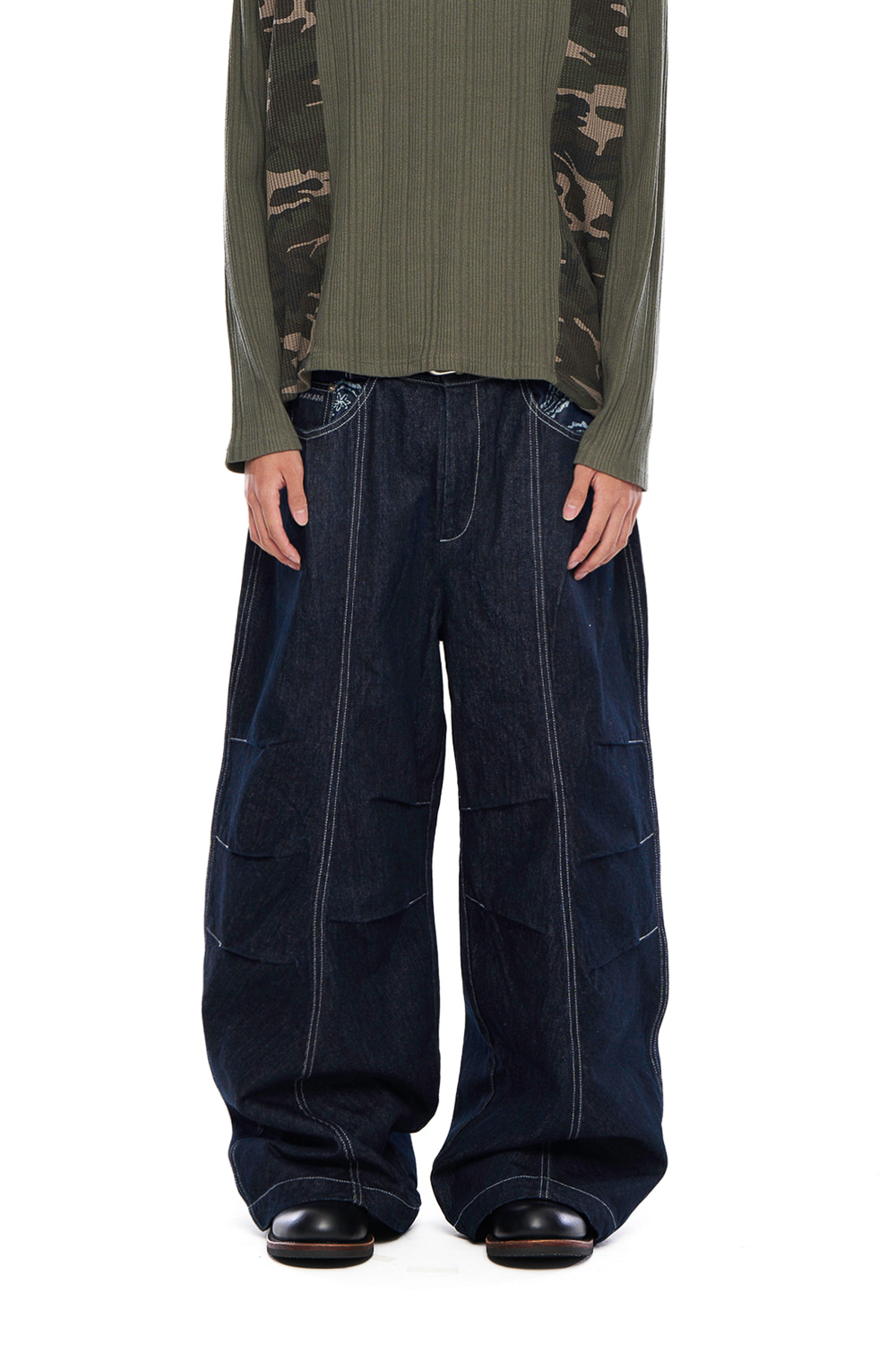 Knee Pin-Tuck Paisley Denim Pants (Blue) - AAKAM