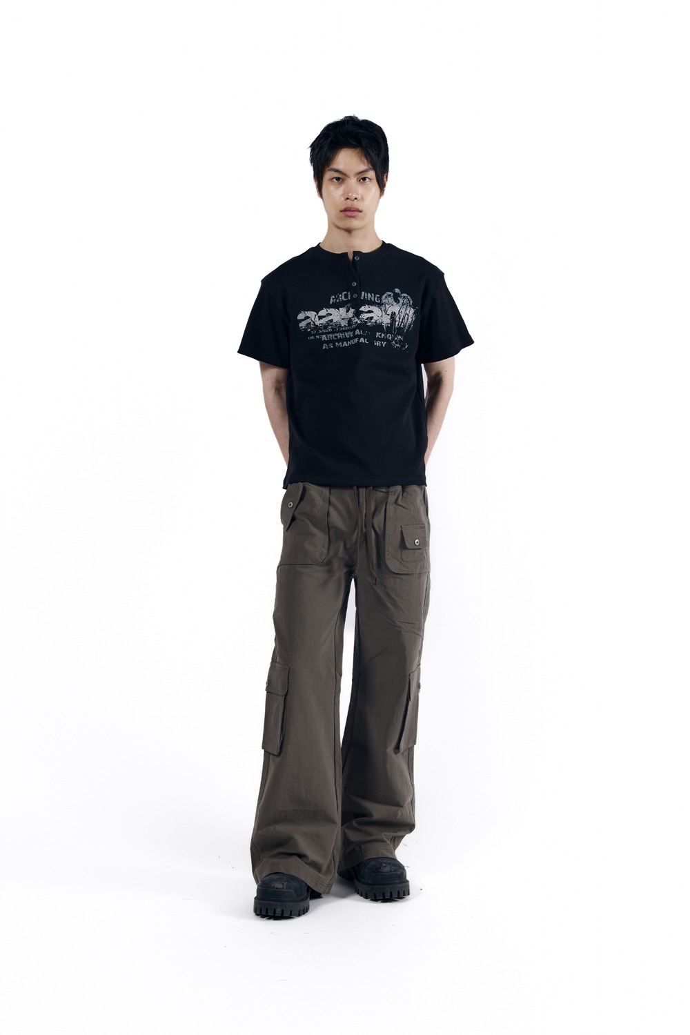 Crack Henry Neck Half Top (Black) - AAKAM