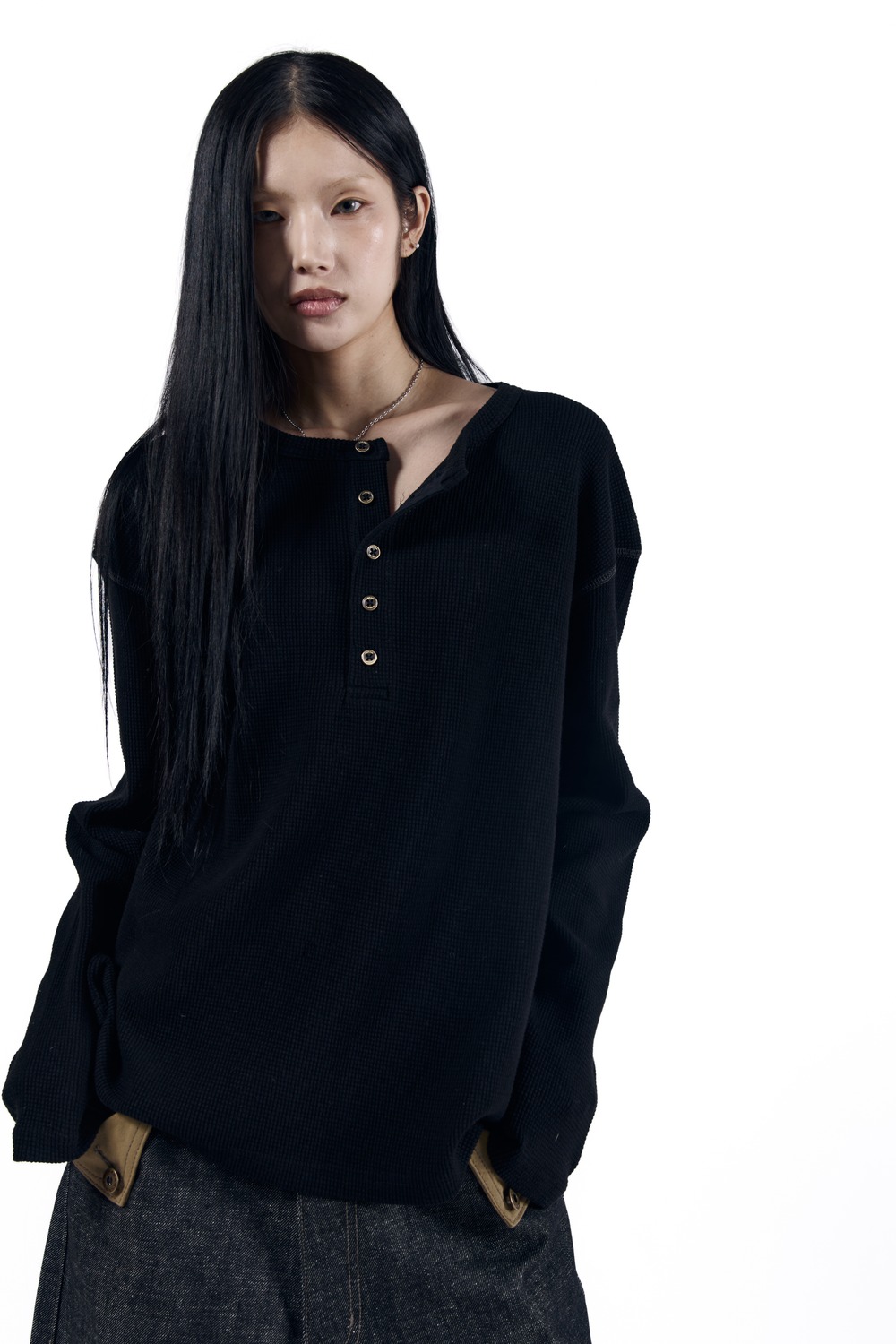 Henry Neck Waffle Long Sleeve (Black) - AAKAM