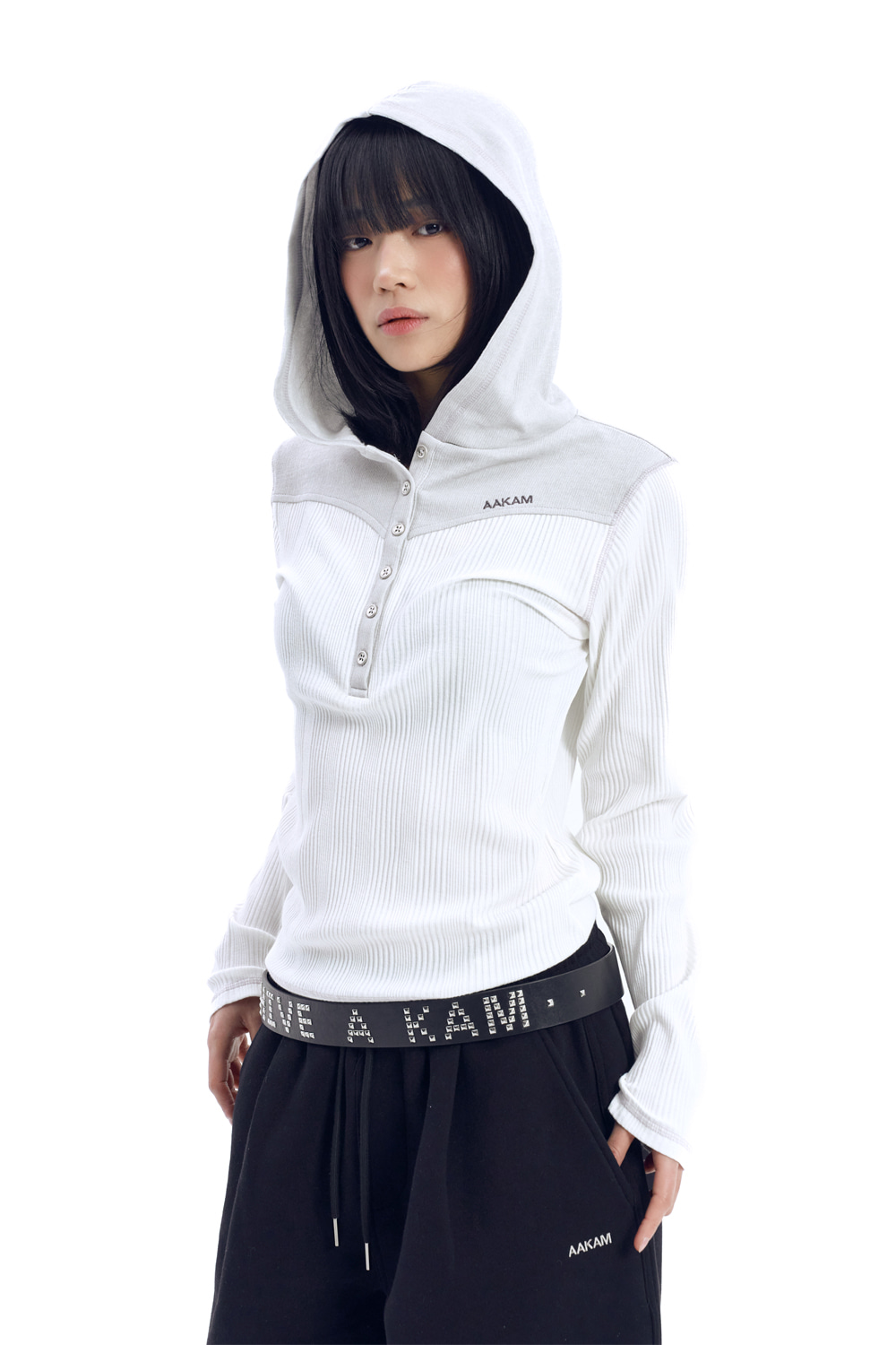 完売　AAKAM Contrast Logo Button Hoodie 2 TOPS - TOPS - AAKAM