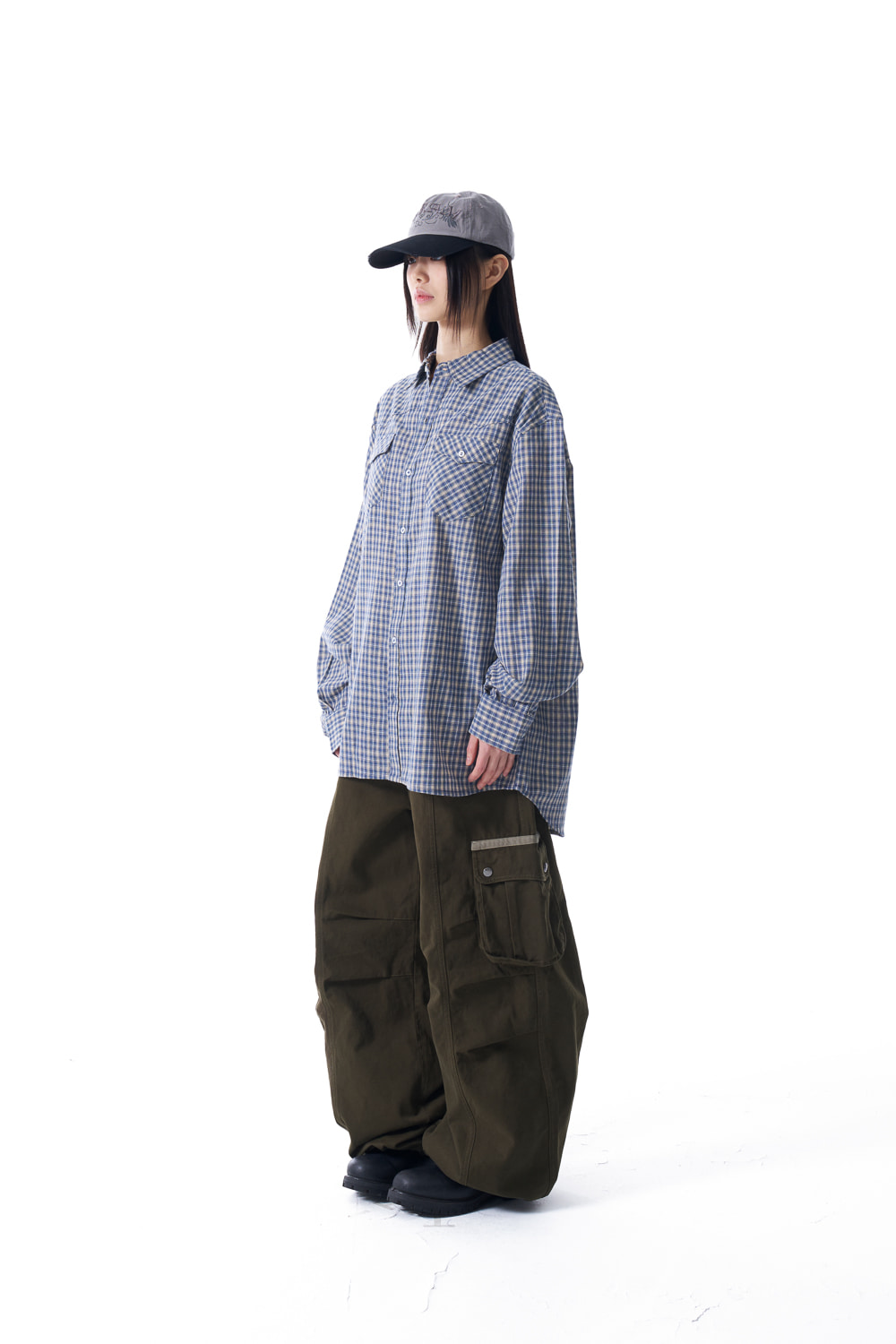 AAKAM ■ Knee Pin-tuck Contrast Cargo Pants Knee Pin-tuck Contrast Cargo Pants (Black) - AAKAM