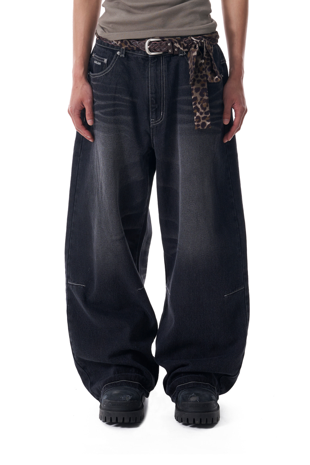 2-Lined Eyelet Washed Denim Pants (Black) - AAKAM