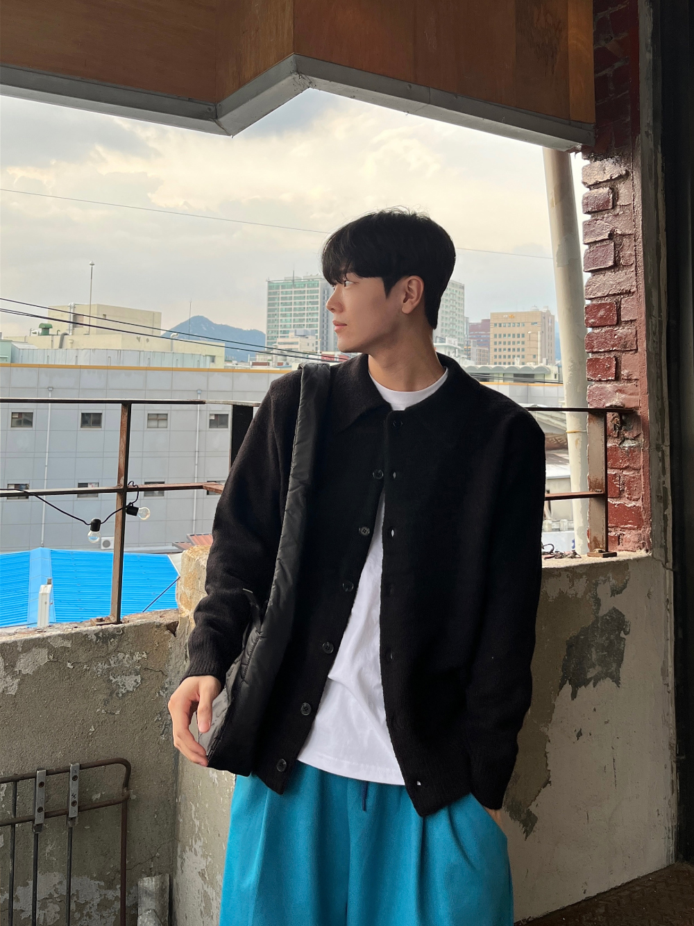 바지 모델 착용 이미지-S6L24