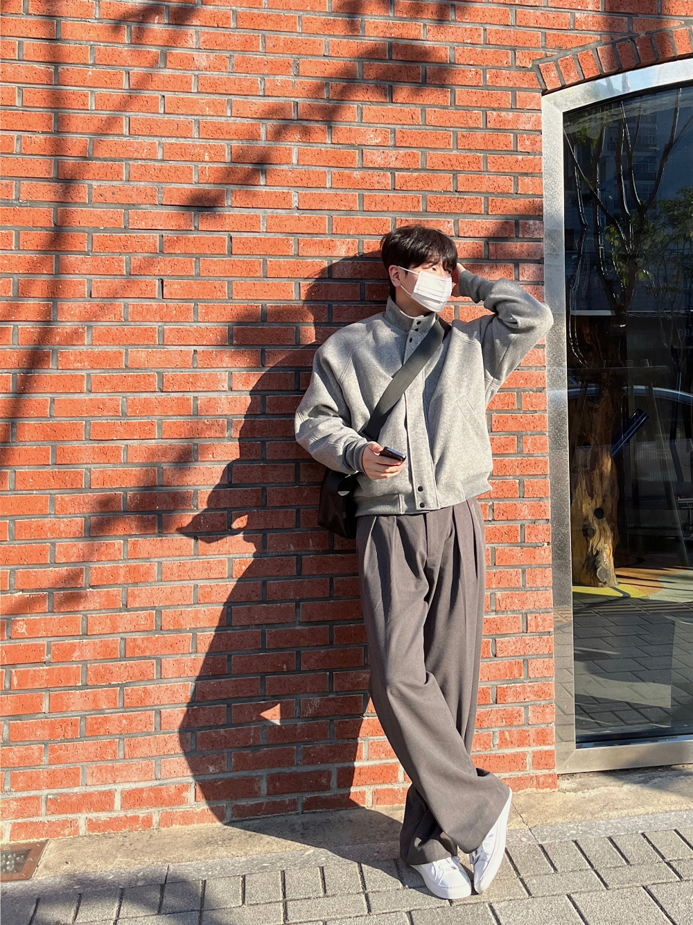 바지 모델 착용 이미지-S2L22