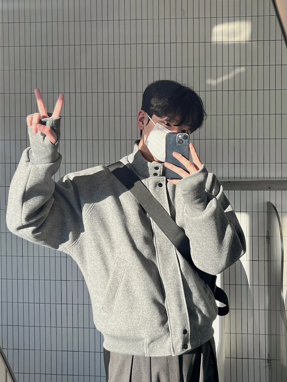 바지 모델 착용 이미지-S2L24